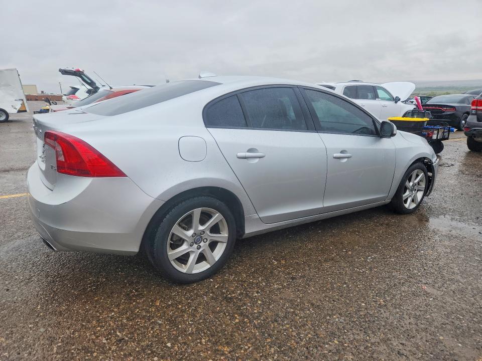 69228706 :رقم المزاد ، YV1612FS4E2295721 vin ، 2014 Volvo S60 مزاد بيع
