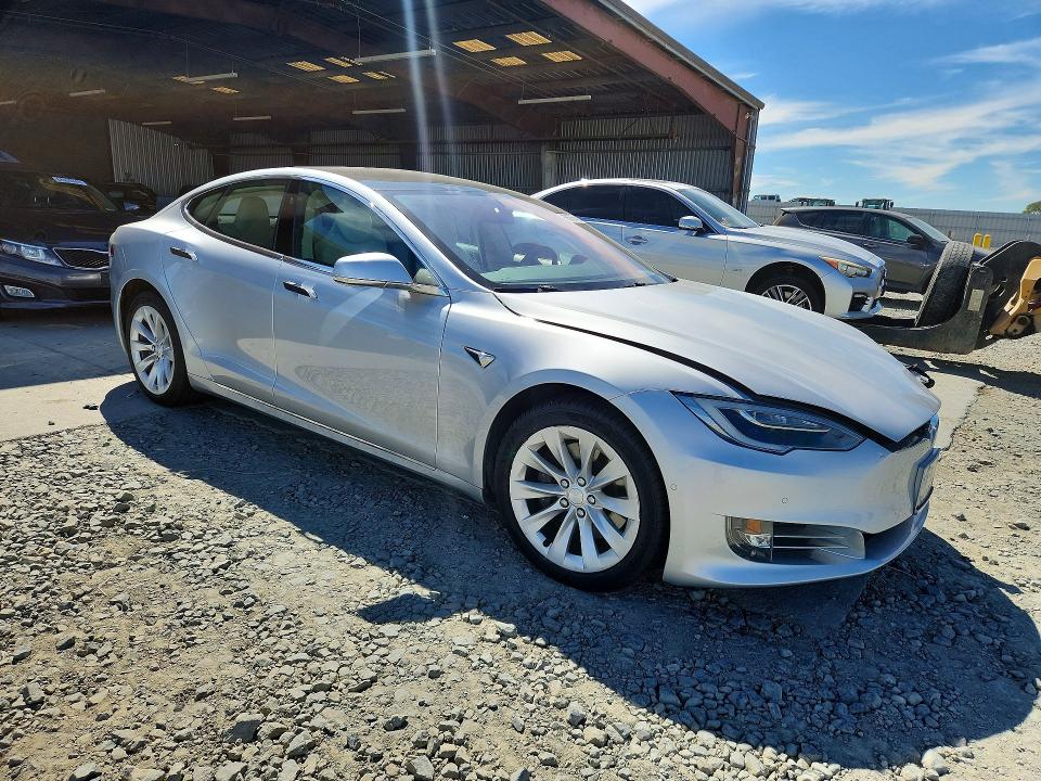 Продажа на аукционе авто 2017 Tesla Model S, vin: 5YJSA1E13HF224972, номер лота: 68686646