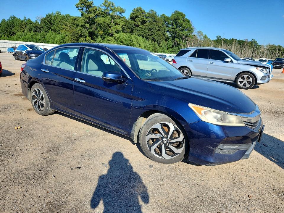 Auction sale of the 2016 Honda Accord, vin: 1HGCR3F82GA008169, lot number: 69095966