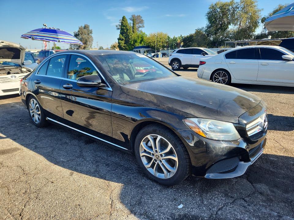 2018 Mercedes-benz C მანქანა იყიდება აუქციონზე, vin: 55SWF4JB2JU262569, აუქციონის ნომერი: 69450306