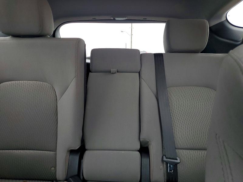 69777836 :رقم المزاد ، 5XYZT3LB2JG560594 vin ، 2018 Hyundai Santa Fe Sport مزاد بيع