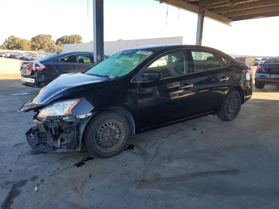 2015 Nissan Sentra მანქანა იყიდება აუქციონზე, vin: 3N1AB7AP9FL679526, აუქციონის ნომერი: 70500896
