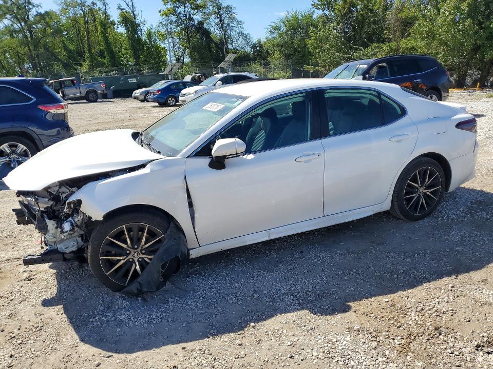 Продажа на аукционе авто 2024 Toyota Camry, vin: 4T1G11AK8RU910143, номер лота: 70520736