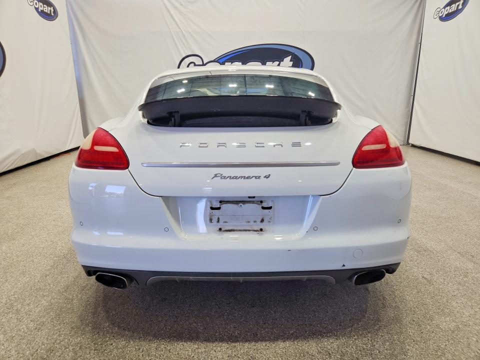 2013 Porsche Panamera მანქანა იყიდება აუქციონზე, vin: WP0AA2A75DL015641, აუქციონის ნომერი: 70534546