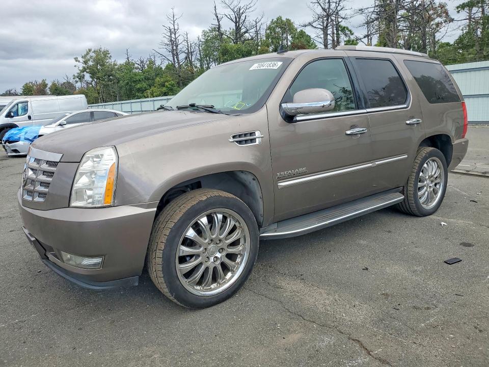 2011 Cadillac Escalade მანქანა იყიდება აუქციონზე, vin: 1GYS4AEF5BR328667, აუქციონის ნომერი: 70841836