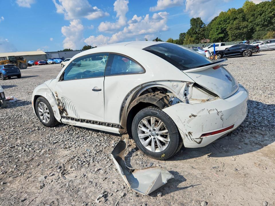 68855956 :رقم المزاد ، 3VWF17AT2HM617544 vin ، 2017 Volkswagen Beetle مزاد بيع