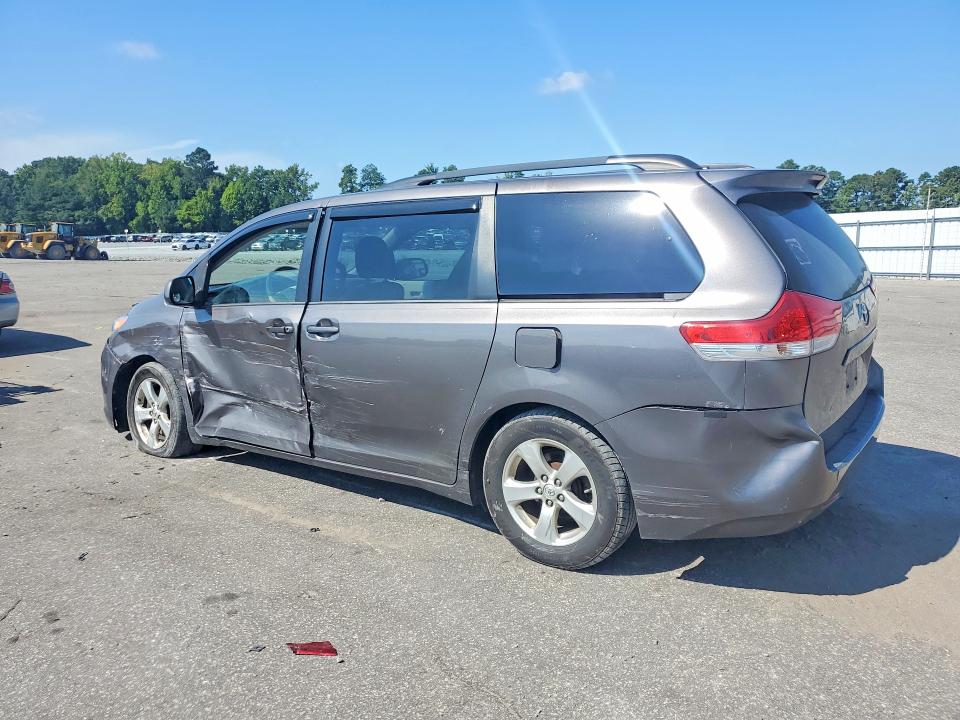 67783296 :رقم المزاد ، 5TDKK3DC4ES436301 vin ، 2014 Toyota Sienna مزاد بيع