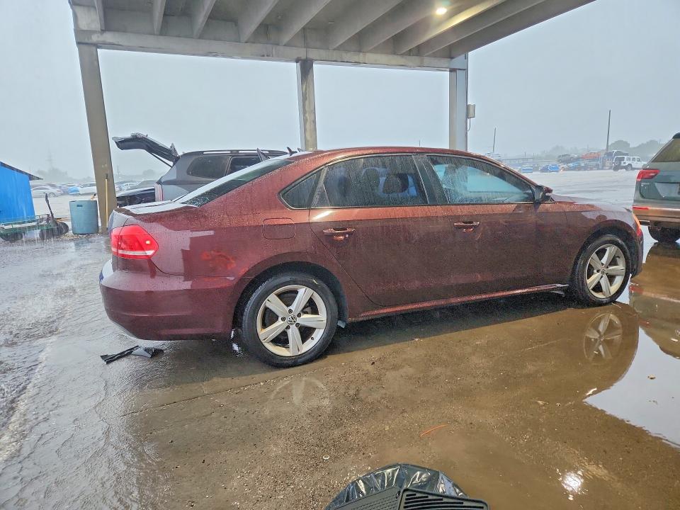 68747016 :رقم المزاد ، 1VWAH7A30DC031992 vin ، 2013 Volkswagen Passat مزاد بيع