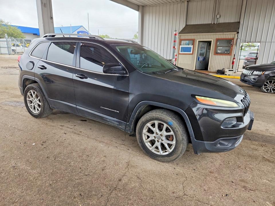 70438476 :رقم المزاد ، 1C4PJMCB1FW665544 vin ، 2015 Jeep Cherokee مزاد بيع