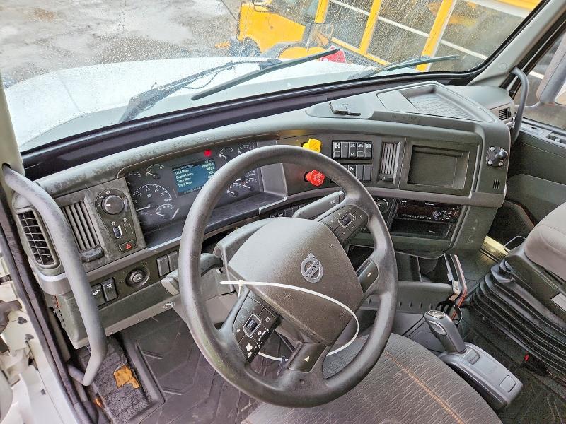 Продажа на аукционе авто 2020 Volvo Vn, vin: 4V4NC9EHXLN230852, номер лота: 69799846