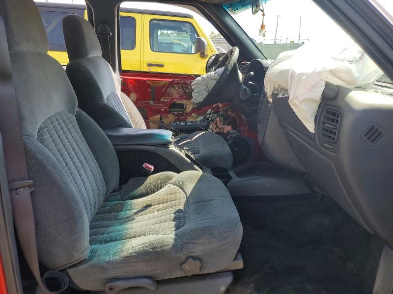 Продаж на аукціоні авто 2000 Chevrolet Blazer, vin: 1GNDT13W3Y2316501, номер лоту: 69507726