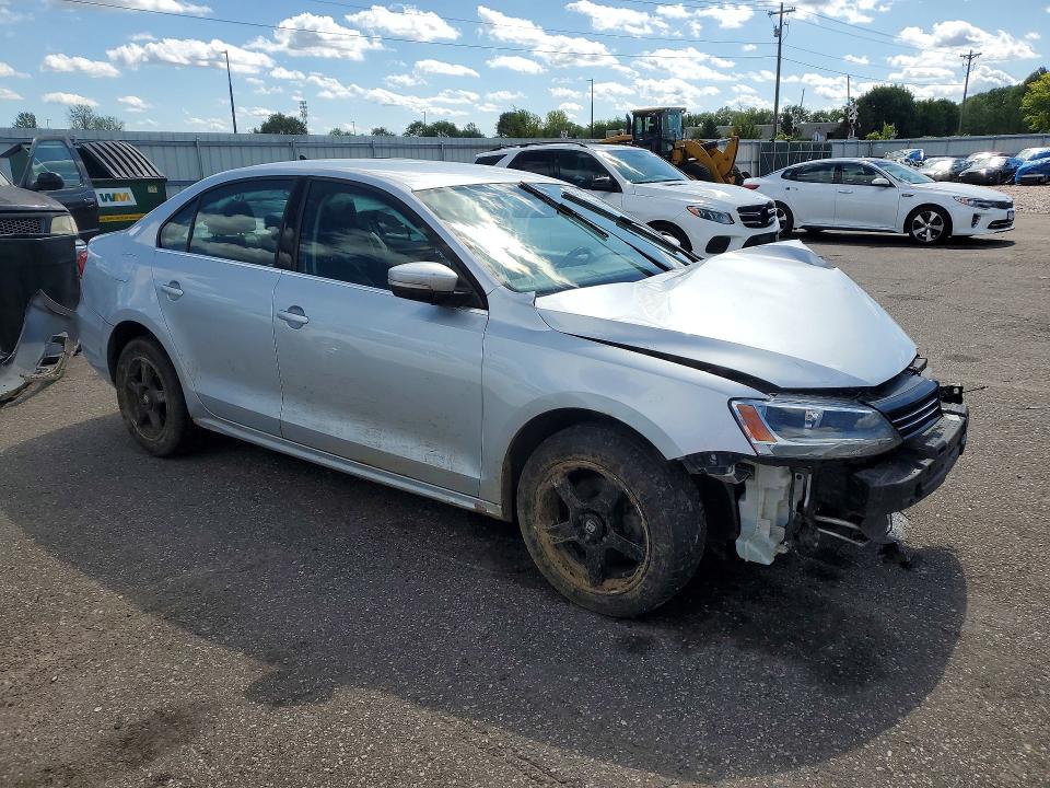 68040756 :رقم المزاد ، 3VWD17AJ2EM223429 vin ، 2014 Volkswagen Jetta مزاد بيع