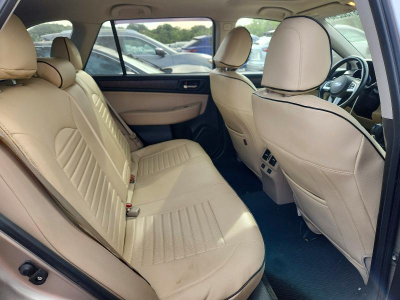 68136296 :رقم المزاد ، 4S4BSANC8F3300013 vin ، 2015 Subaru Outback مزاد بيع