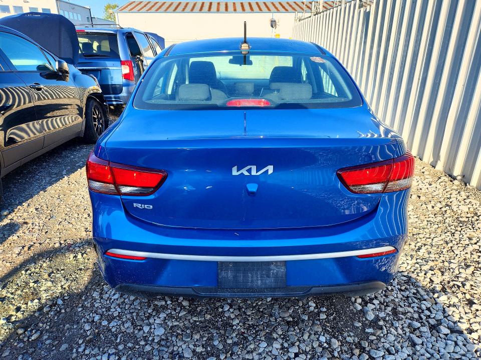 2022 Kia Rio მანქანა იყიდება აუქციონზე, vin: 3KPA24AD2NE436841, აუქციონის ნომერი: 68690076