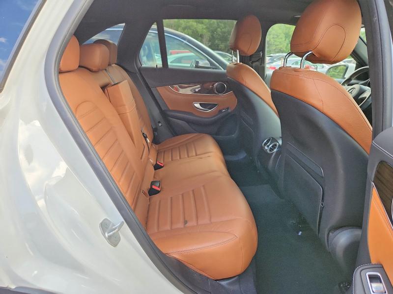 68510666 :رقم المزاد ، WDC0G4KB6GF055992 vin ، 2016 Mercedes-benz Glc مزاد بيع