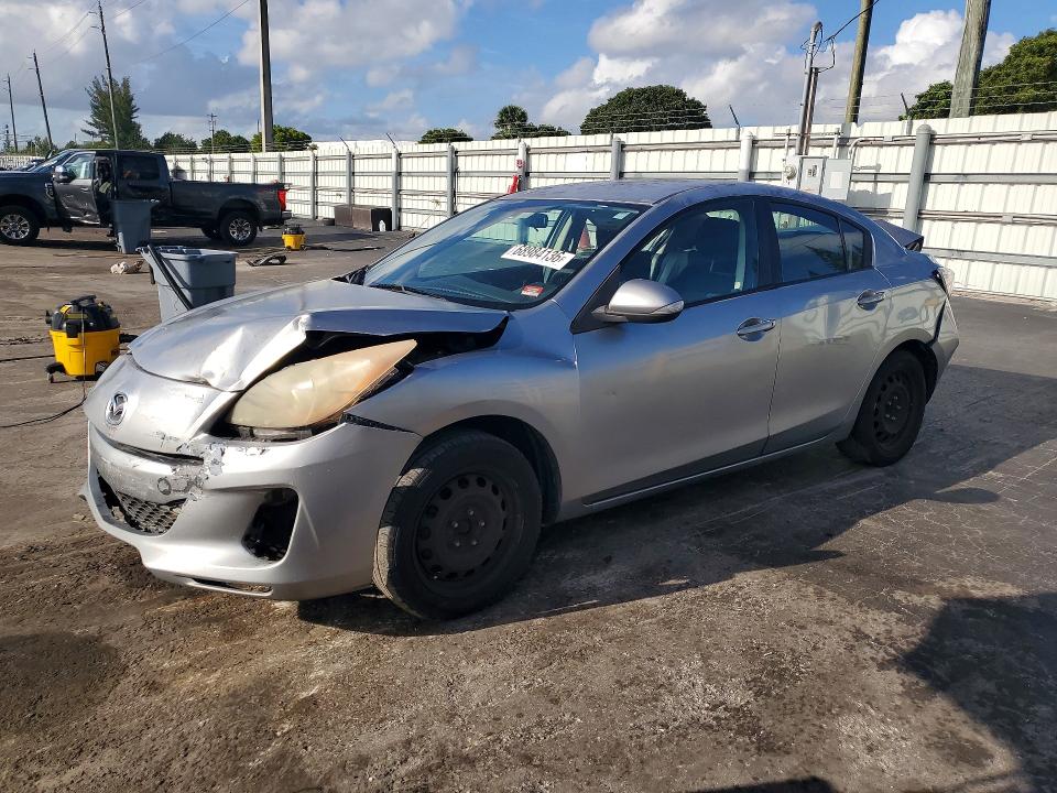 68984136 :رقم المزاد ، JM1BL1UF5C1589078 vin ، 2012 Mazda 3 مزاد بيع