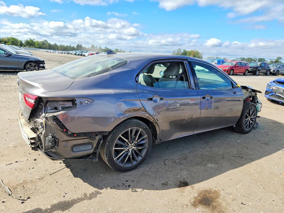 2021 Toyota Camry მანქანა იყიდება აუქციონზე, vin: 4T1F31AK6MU024191, აუქციონის ნომერი: 70640336