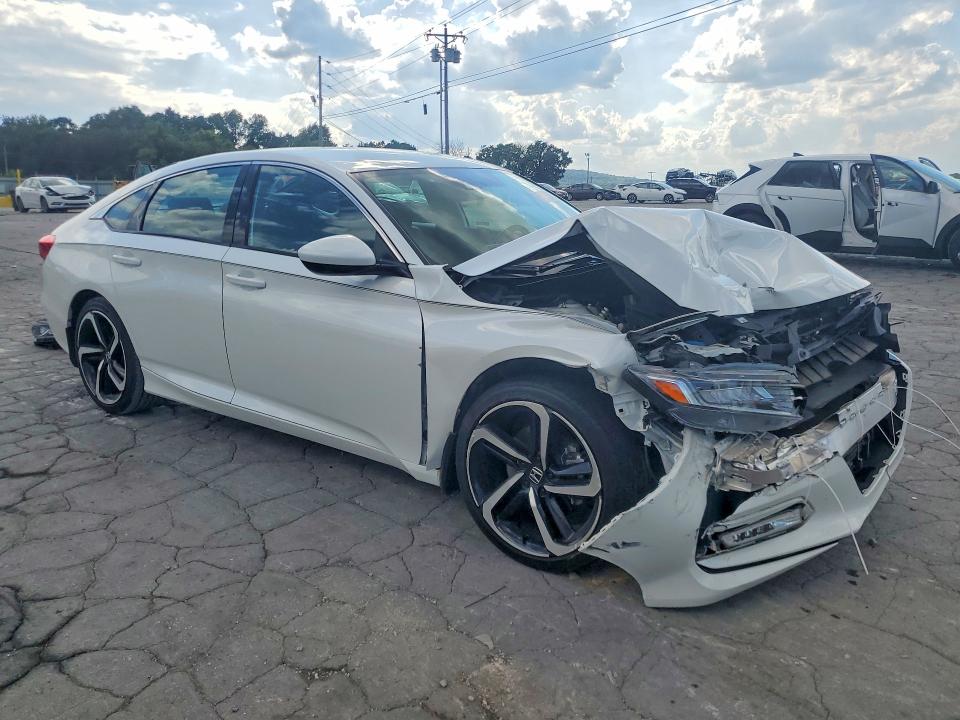 Продаж на аукціоні авто 2018 Honda Accord, vin: 1HGCV1F35JA085520, номер лоту: 68742336