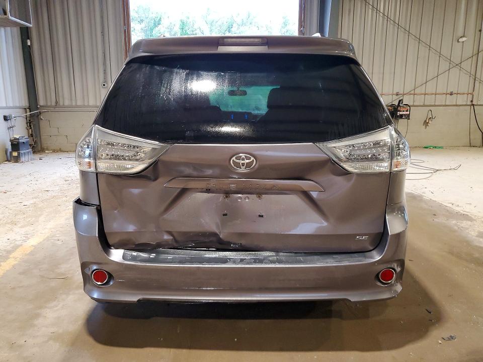 67343046 :رقم المزاد ، 5TDXK3DC5FS596565 vin ، 2015 Toyota Sienna مزاد بيع