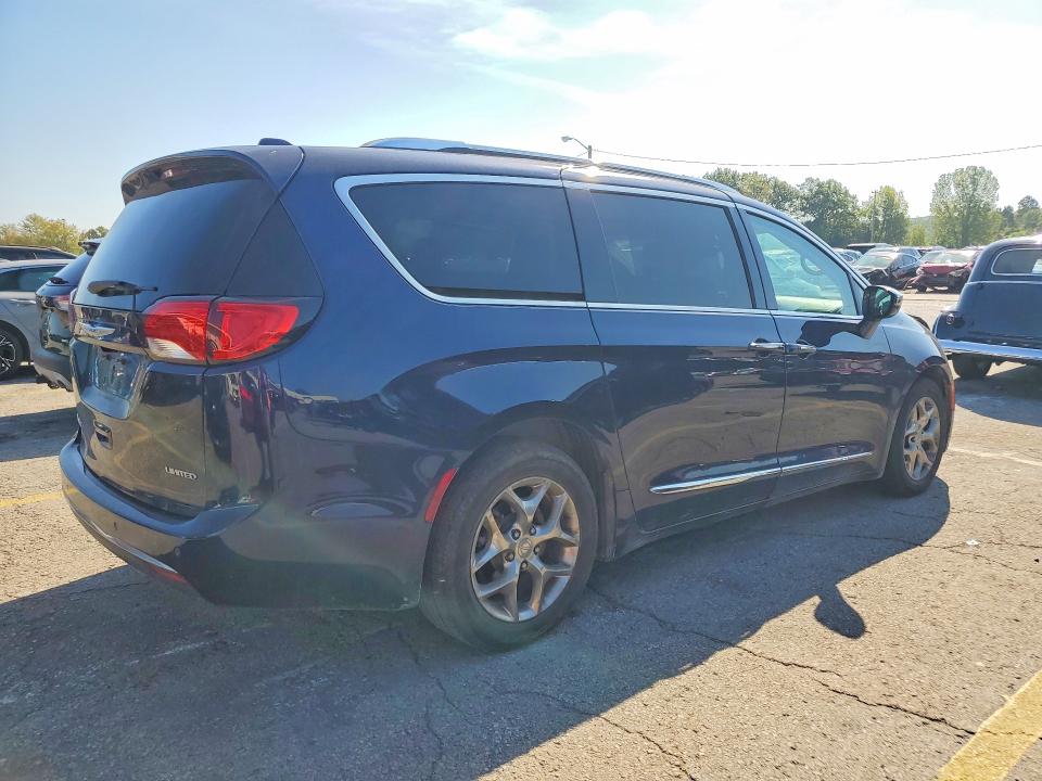 2018 Chrysler Pacifica მანქანა იყიდება აუქციონზე, vin: 2C4RC1GG0JR251647, აუქციონის ნომერი: 68132266