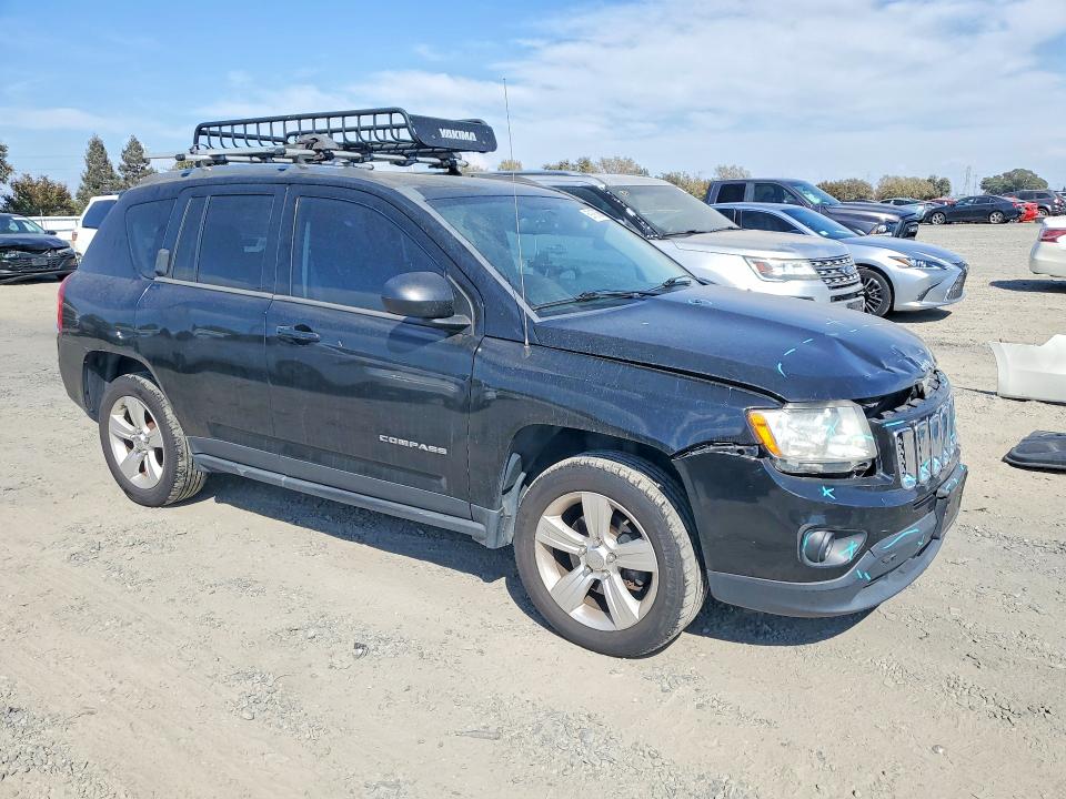 69190366 :رقم المزاد ، 1C4NJDAB2DD277693 vin ، 2013 Jeep Compass مزاد بيع