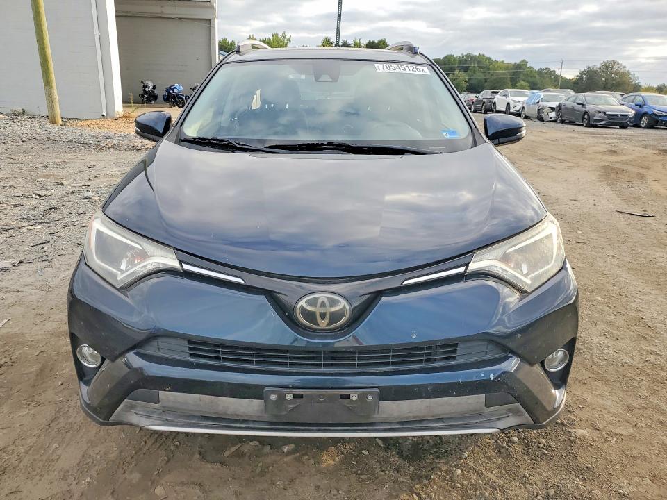 Продажа на аукционе авто 2018 Toyota Rav4, vin: JTMRFREV7JJ213487, номер лота: 70545126