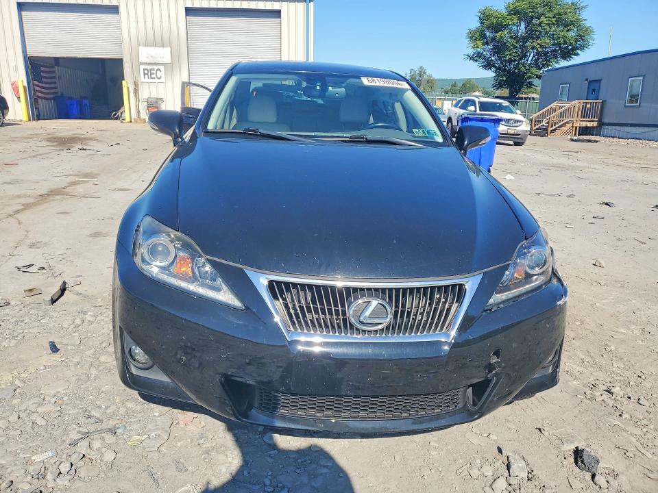 68198096 :رقم المزاد ، JTHCF5C27B5051943 vin ، 2011 Lexus Is مزاد بيع