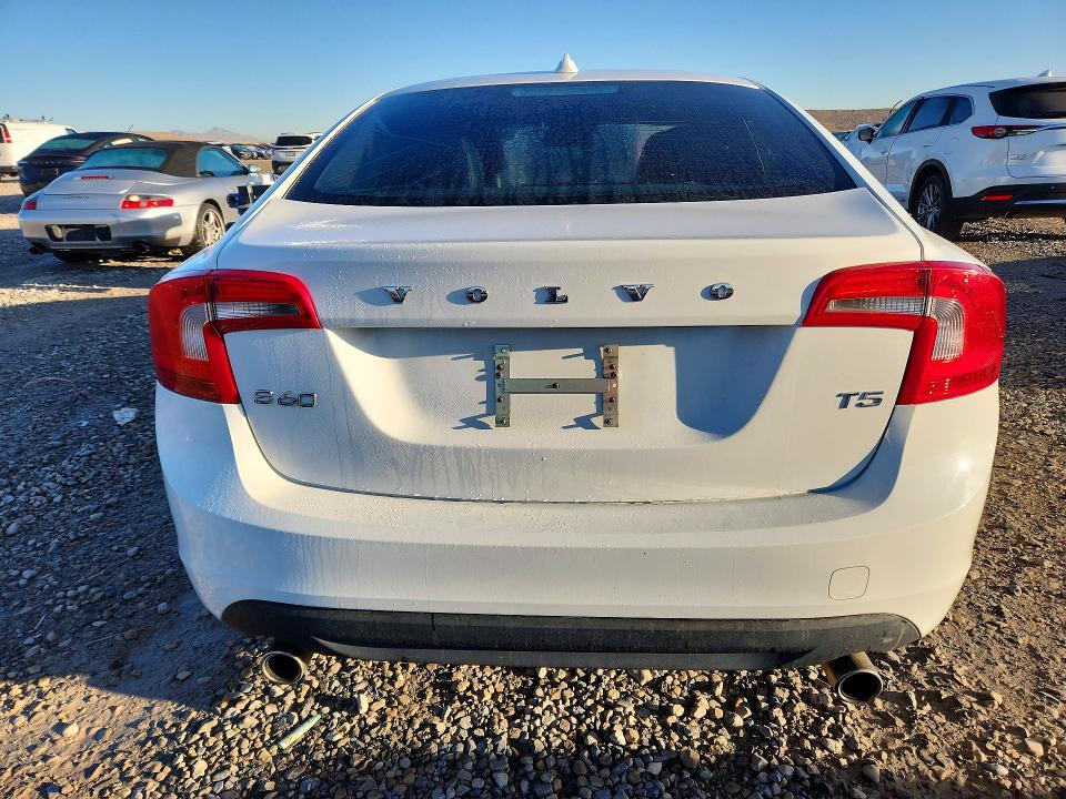2013 Volvo S60 მანქანა იყიდება აუქციონზე, vin: YV1612FSXD2225896, აუქციონის ნომერი: 69728096