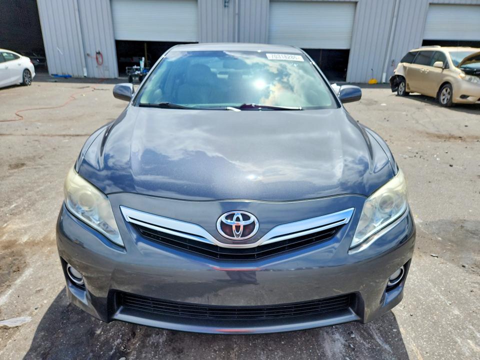 2011 Toyota Camry მანქანა იყიდება აუქციონზე, vin: 4T1BB3EK5BU132094, აუქციონის ნომერი: 70318286