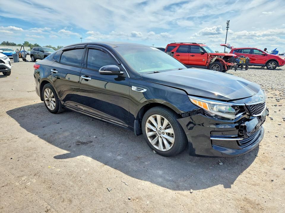 70704856 :رقم المزاد ، 5XXGU4L33HG173733 vin ، 2017 Kia Optima مزاد بيع