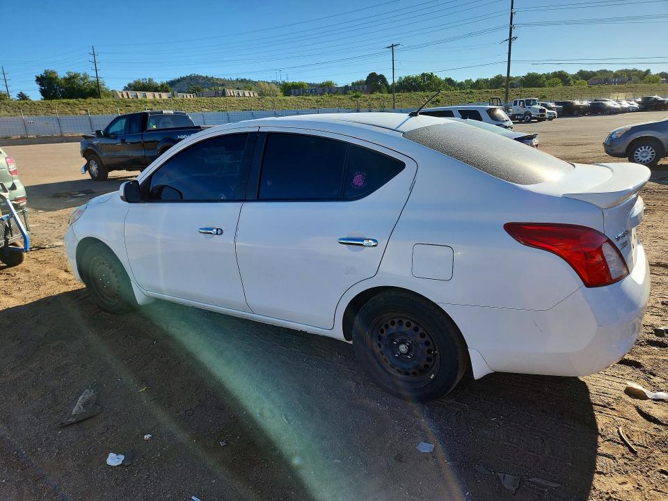 2013 Nissan Versa მანქანა იყიდება აუქციონზე, vin: 3N1CN7APXDL877058, აუქციონის ნომერი: 67506436