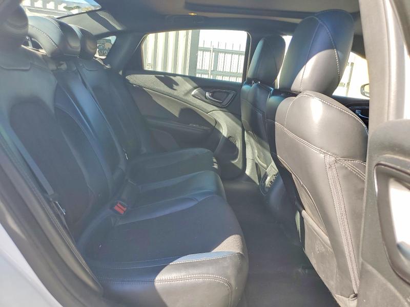 Продаж на аукціоні авто 2015 Chrysler 200, vin: 1C3CCCBG0FN613770, номер лоту: 67657366