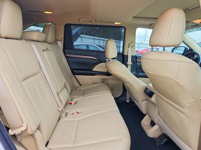Продажа на аукционе авто 2018 Toyota Highlander, vin: 5TDDZRFH6JS866115, номер лота: 69293916