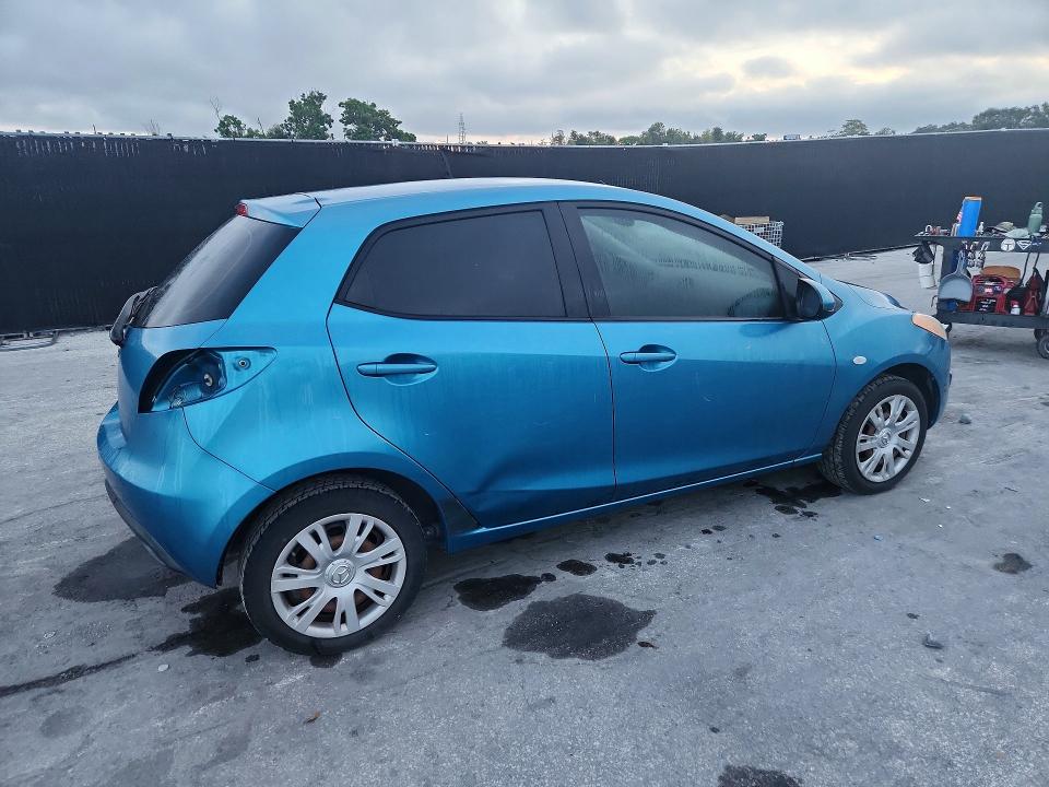 2011 Mazda Mazda2 მანქანა იყიდება აუქციონზე, vin: JM1DE1HZ7B0120537, აუქციონის ნომერი: 69575616