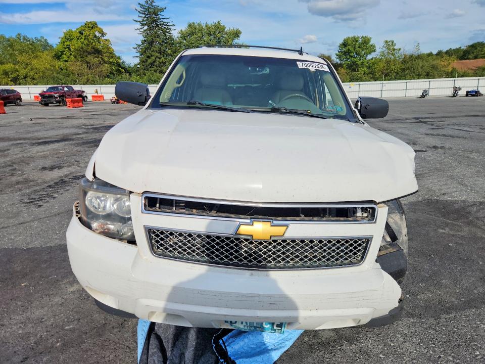 2013 Chevrolet Suburban მანქანა იყიდება აუქციონზე, vin: 1GNSKKE7XDR208576, აუქციონის ნომერი: 70005936