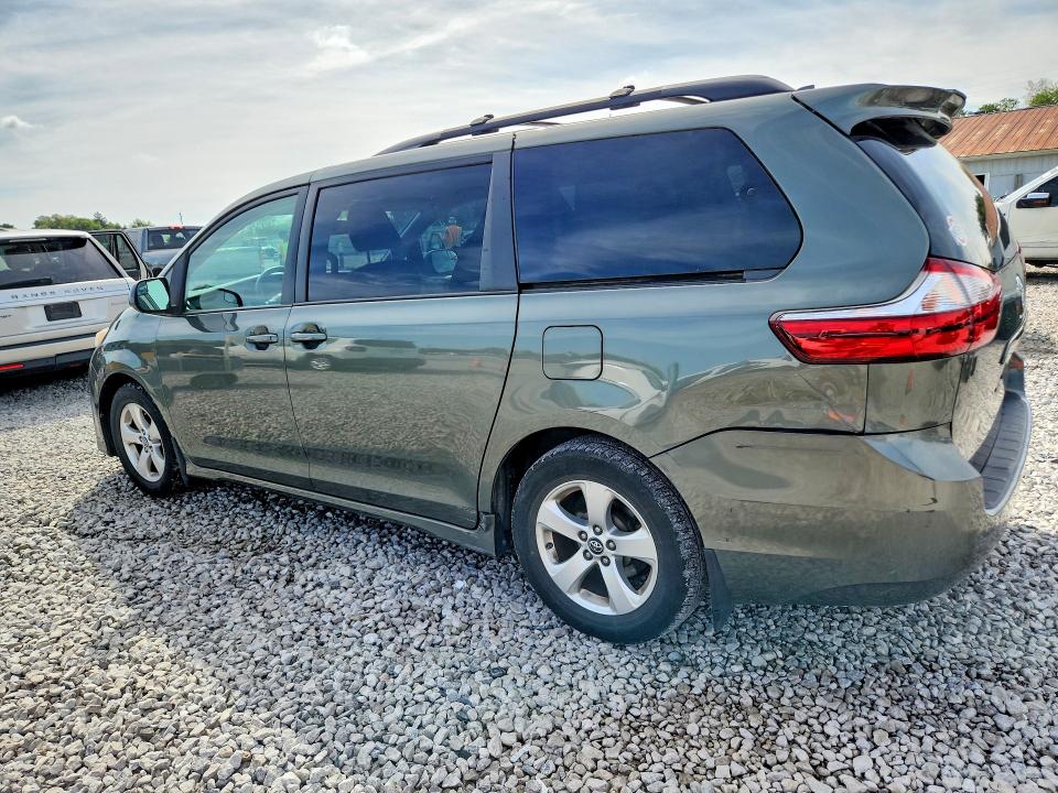 68588606 :رقم المزاد ، 5TDKZ3DC9JS938873 vin ، 2018 Toyota Sienna مزاد بيع