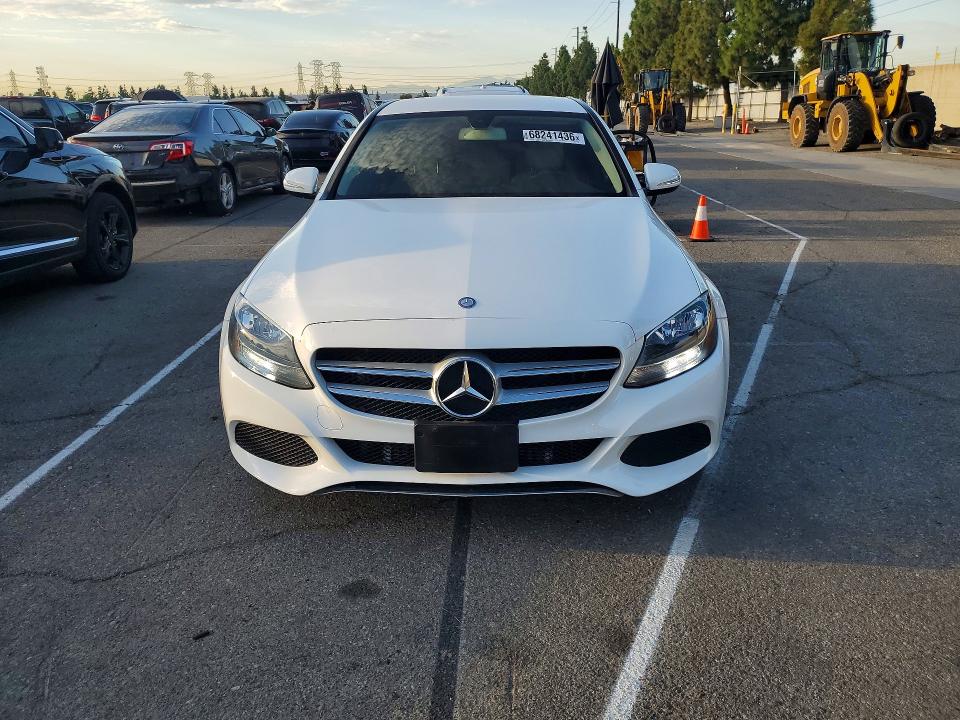 2015 Mercedes-benz C მანქანა იყიდება აუქციონზე, vin: 55SWF4JB5FU083126, აუქციონის ნომერი: 68241436