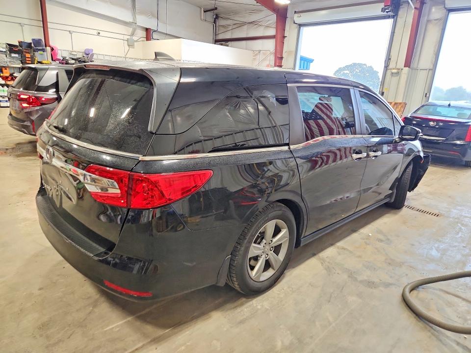 Продаж на аукціоні авто 2018 Honda Odyssey, vin: 5FNRL6H56JB045108, номер лоту: 69370306