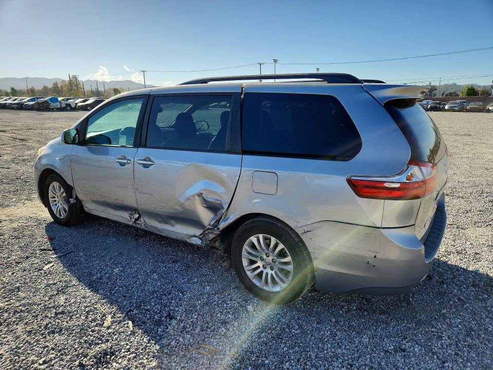 Продаж на аукціоні авто 2017 Toyota Sienna, vin: 5TDYZ3DC0HS864389, номер лоту: 70106846