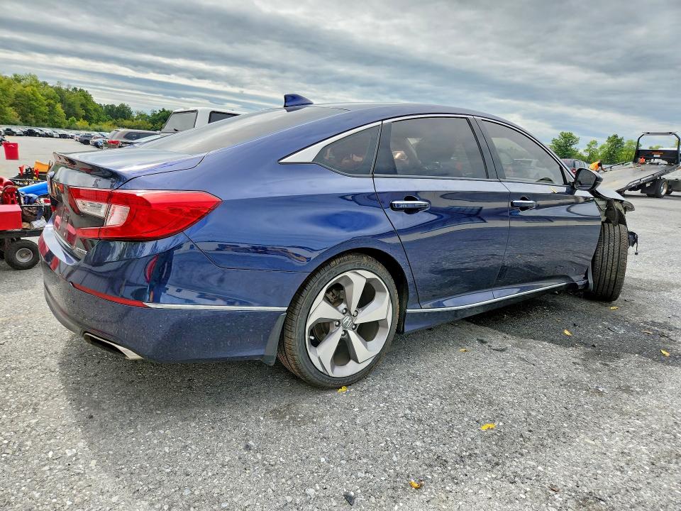 Aukcja sprzedaży 2018 Honda Accord, vin: 1HGCV1F96JA011527, numer aukcji: 68371566