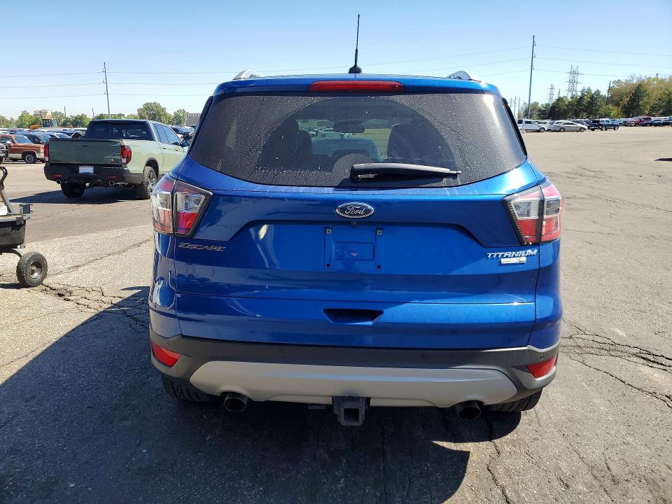 2017 Ford Escape მანქანა იყიდება აუქციონზე, vin: 1FMCU9J95HUB43612, აუქციონის ნომერი: 70292316