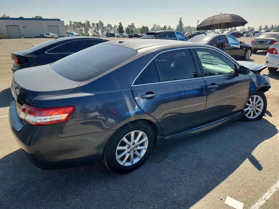 2011 Toyota Camry მანქანა იყიდება აუქციონზე, vin: 4T1BK3EK5BU128028, აუქციონის ნომერი: 70144416