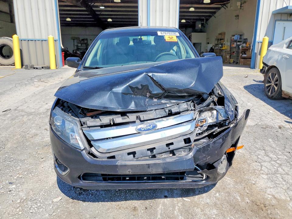 67670336 :رقم المزاد ، 3FADP0L36BR132126 vin ، 2011 Ford Fusion مزاد بيع