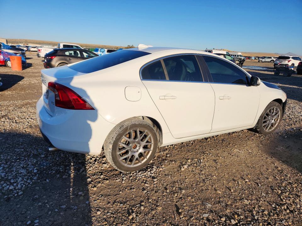2013 Volvo S60 მანქანა იყიდება აუქციონზე, vin: YV1612FSXD2225896, აუქციონის ნომერი: 69728096