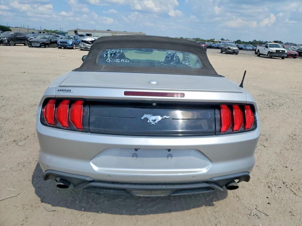 70174666 :رقم المزاد ، 1FATP8UH0J5111617 vin ، 2018 Ford Mustang مزاد بيع