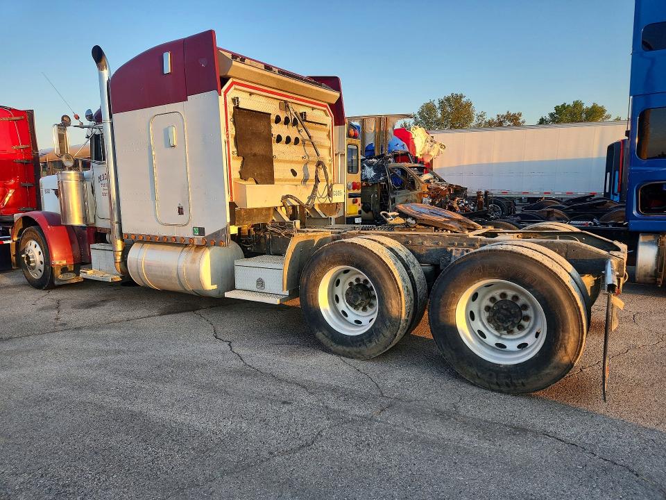 1998 Peterbilt 379 მანქანა იყიდება აუქციონზე, vin: 1XP5D69X4WN447342, აუქციონის ნომერი: 67434296