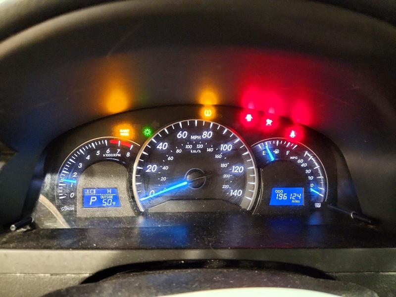 69642436 :رقم المزاد ، 4T4BF1FK1CR225032 vin ، 2012 Toyota Camry مزاد بيع