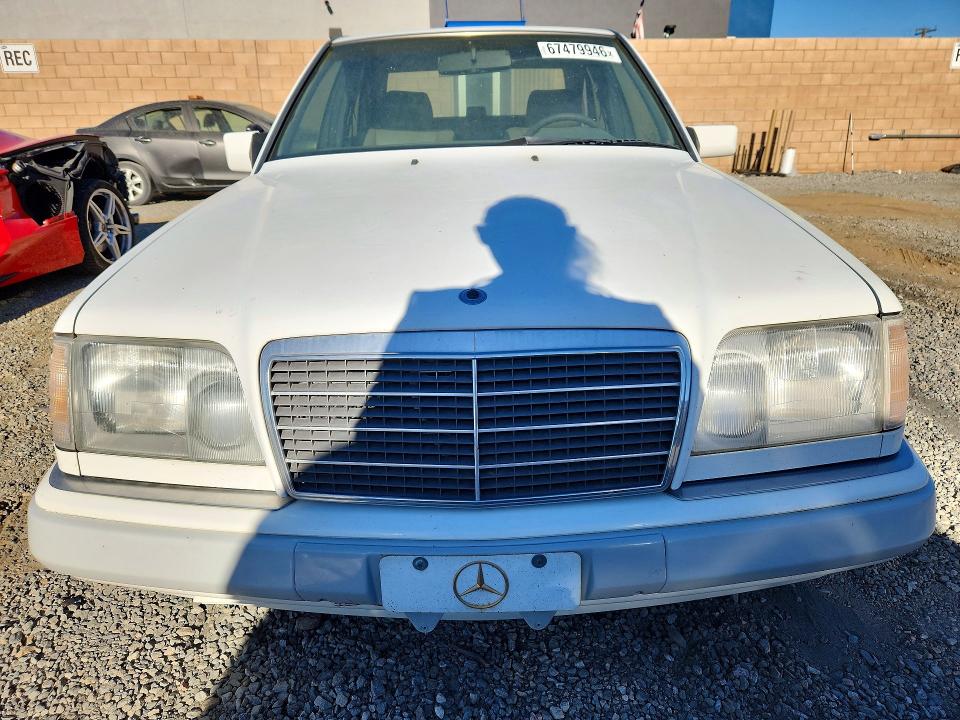 Продажа на аукционе авто 1994 Mercedes-benz E, vin: WDBEA32E1RC104813, номер лота: 67479946