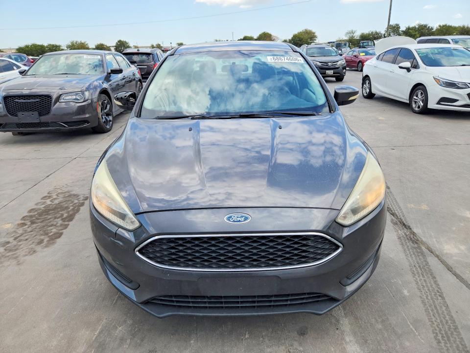 68674606 :رقم المزاد ، 1FADP3F26FL349989 vin ، 2015 Ford Focus مزاد بيع