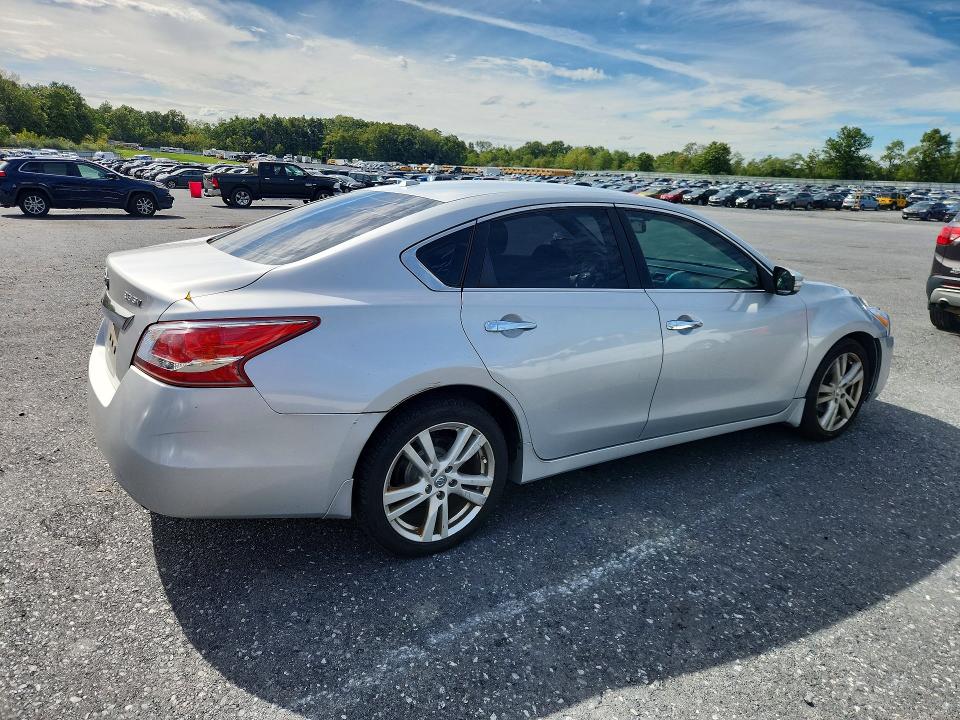 Продажа на аукционе авто 2013 Nissan Altima, vin: 1N4BL3AP0DC159480, номер лота: 70039436